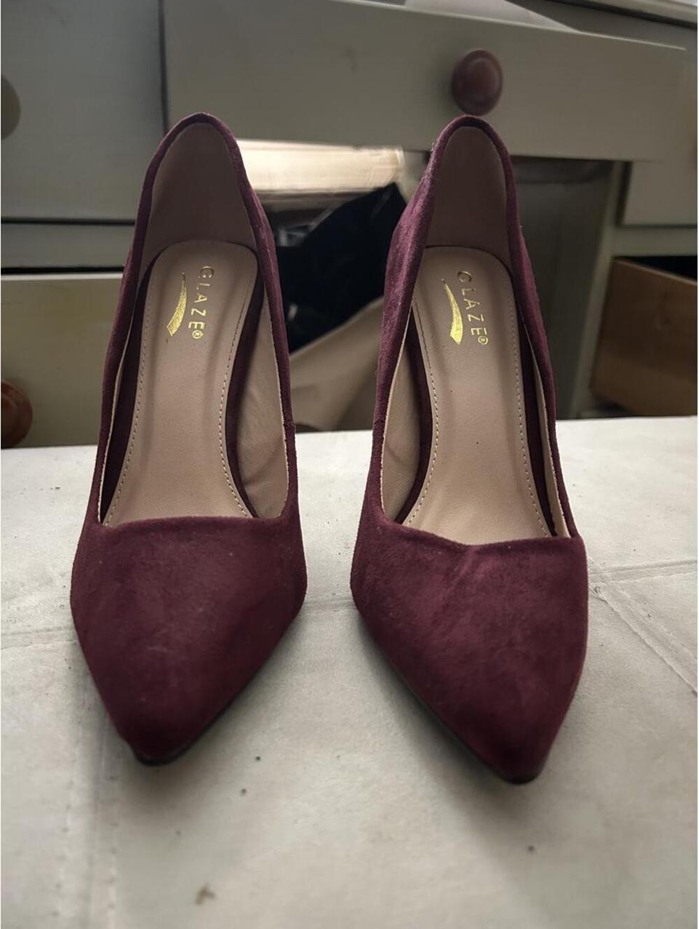 Glaze Burgundy suede pointed toe 4” heels size 8